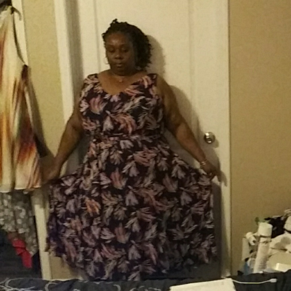 Dress - Picture 4 of 7